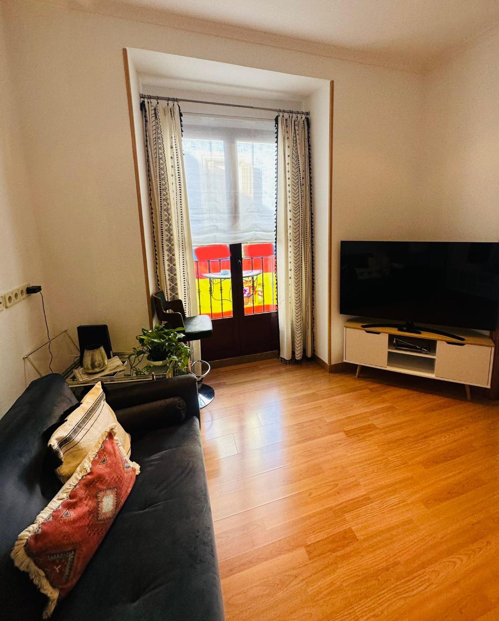 Hospedagem domiciliar Privada Con Balcones, Centro Madrid, Malasana